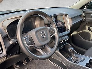 Volvo  XC 40 Momentum Core 2WD Bluetooth Navi LED Klima Einparkhilfe el. Fenster