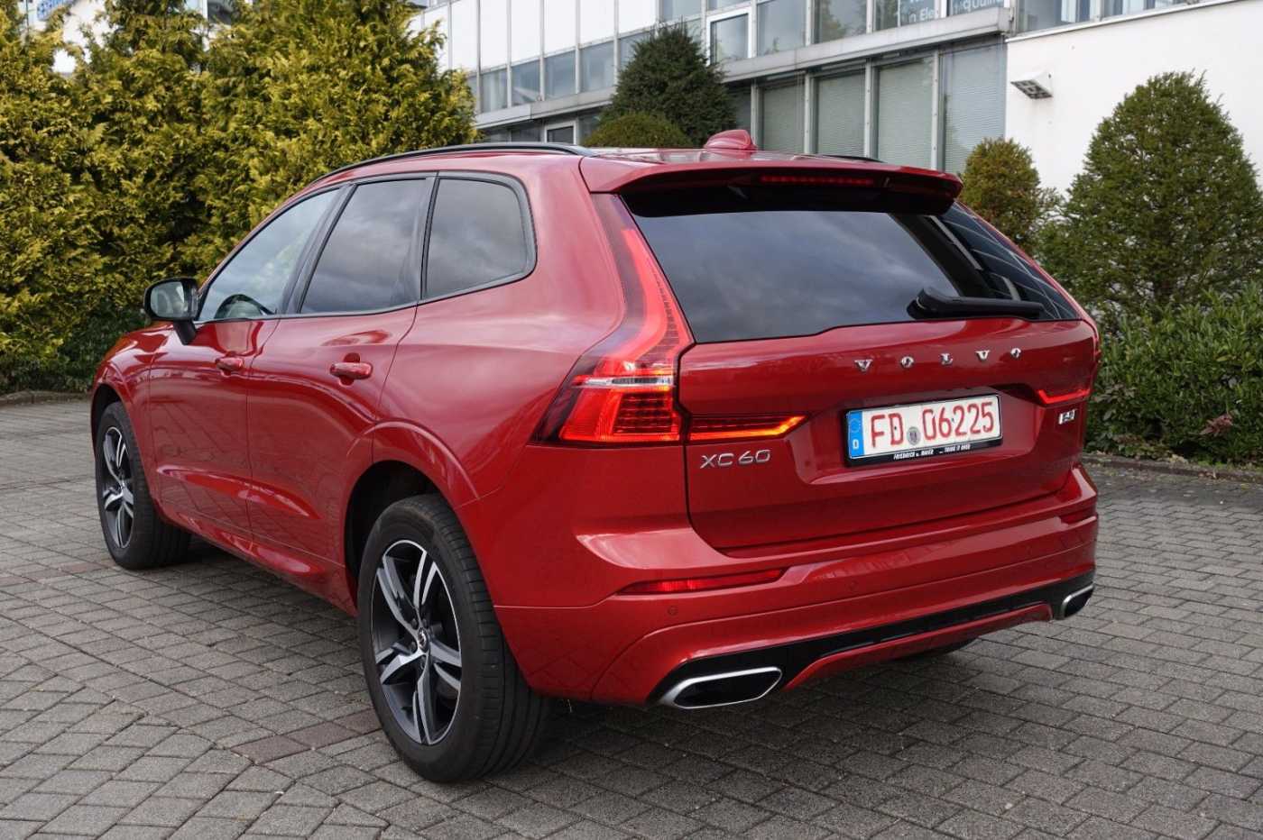 Volvo  XC60 R-Design, B5 Mild-Hybrid Diesel AWD