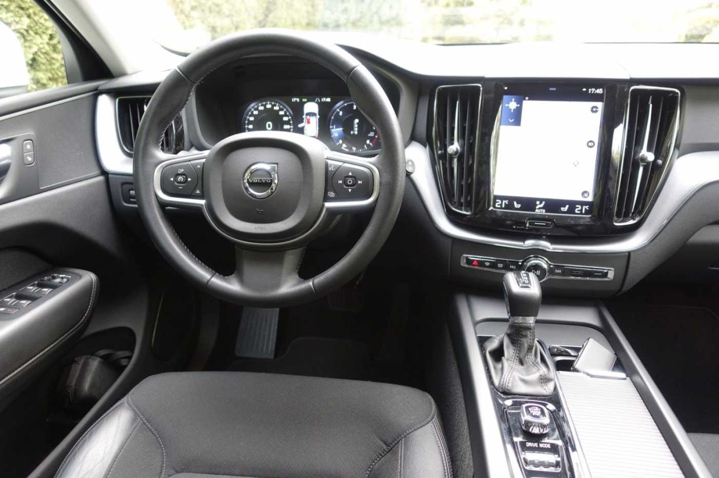 Volvo  XC60 D4 Automatikgetriebe (140kW/190PS) Momentum Pro