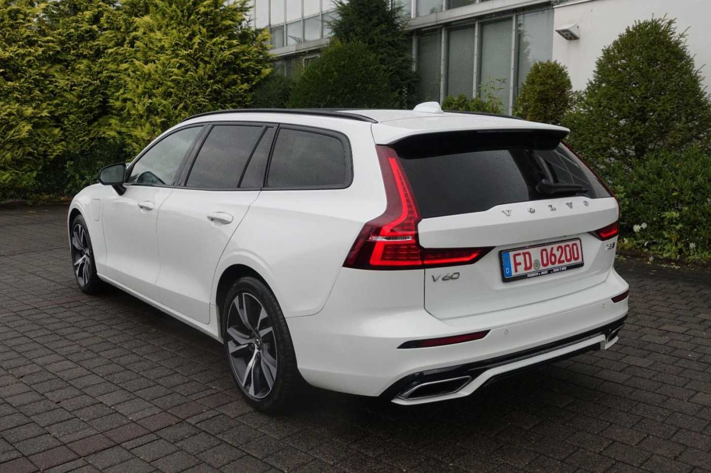 Volvo  T8  AWD R Design Plug-In Hybrid/AHK/Pano/36o°