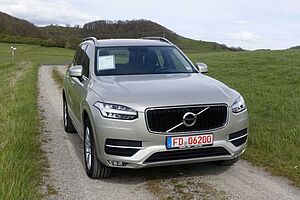 Volvo  D5 AWD Momentum AHK*STHZ*V-LED*RFK*BLIS*H&K