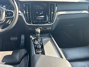 Volvo  S60 T6 R Design AWD Standheizung Pano Bluetooth Head Up Display Navi LED Klima S