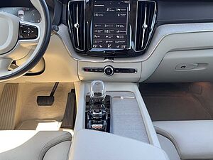 Volvo  XC 60 Inscription AWD Bluetooth Navi LED Vollleder Klima Einparkhilfe el. Fenste