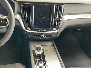 Volvo  V60 Plus Dark Sportpaket Bluetooth Navi LED Klima Einparkhilfe el. Fenster