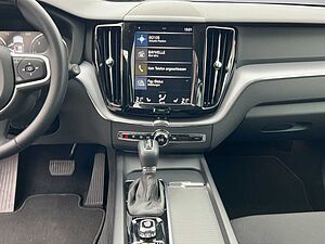 Volvo  XC 60 Momentum Pro 2WD Bluetooth Navi LED Klima Einparkhilfe el. Fenster