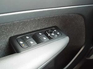 Volvo  2WD T3 EU6d Momentum Core Navi digitales Cockpit Soundsystem LED Apple CarPlay