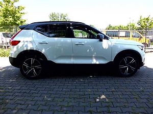 Volvo  R Design Recharge Plug-In Hybrid 2WD T5 Twin Engine EU6d AHK-el. klappb. Navi Le