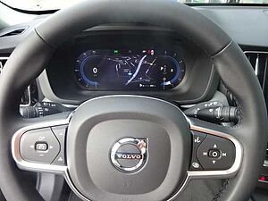 Volvo  Core B4 FWD - ACC, LED, Navi, Kamera