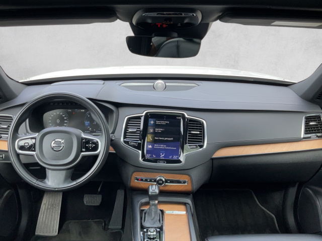 Volvo  XC 90 D5 AWD Inscription Geartronic Head Up Display Navi LED Vollleder Klima Ein