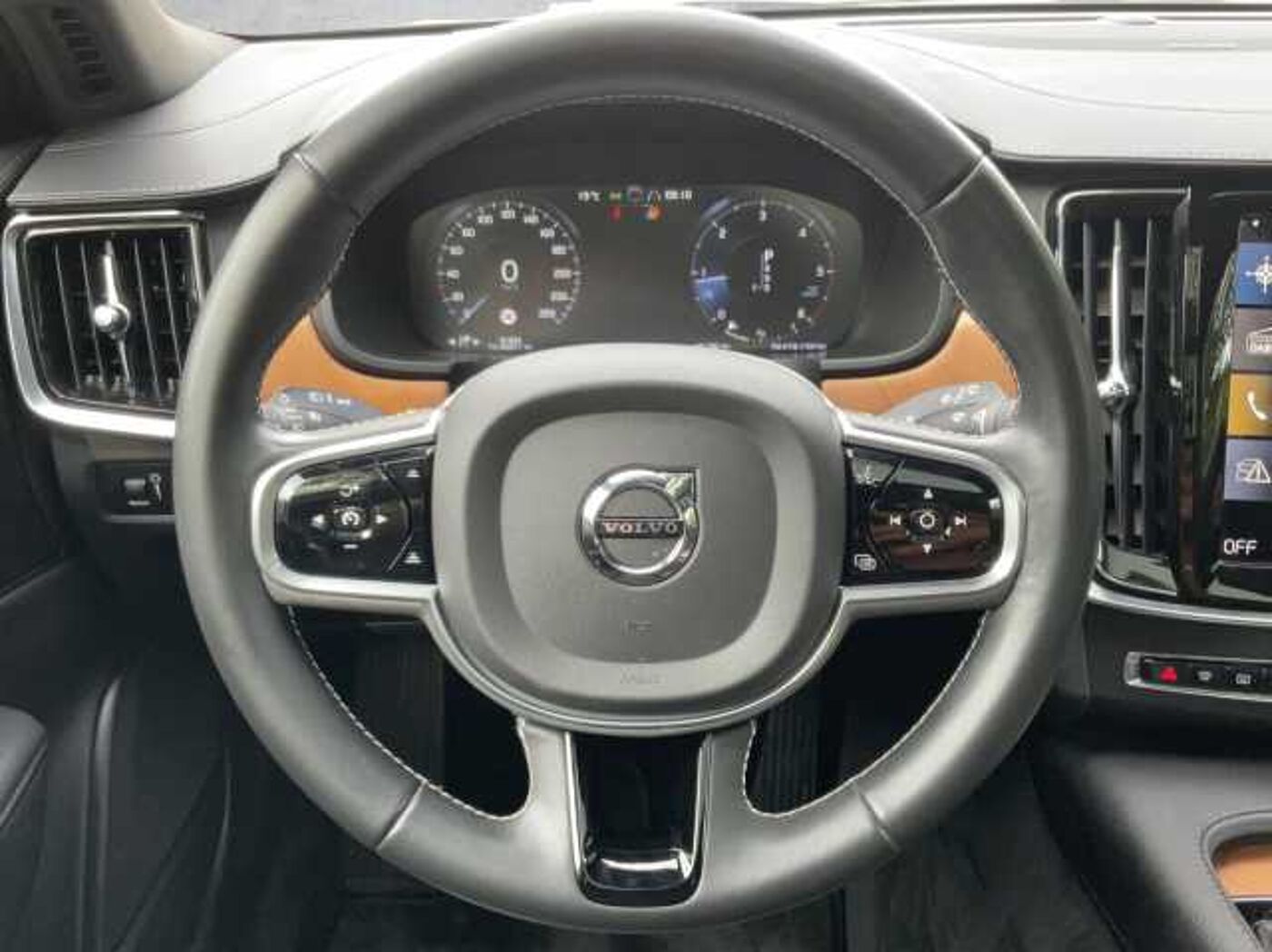 Volvo  V90 D4 Inscription Automatik Bluetooth Head Up Display Navi LED Vollleder Klima