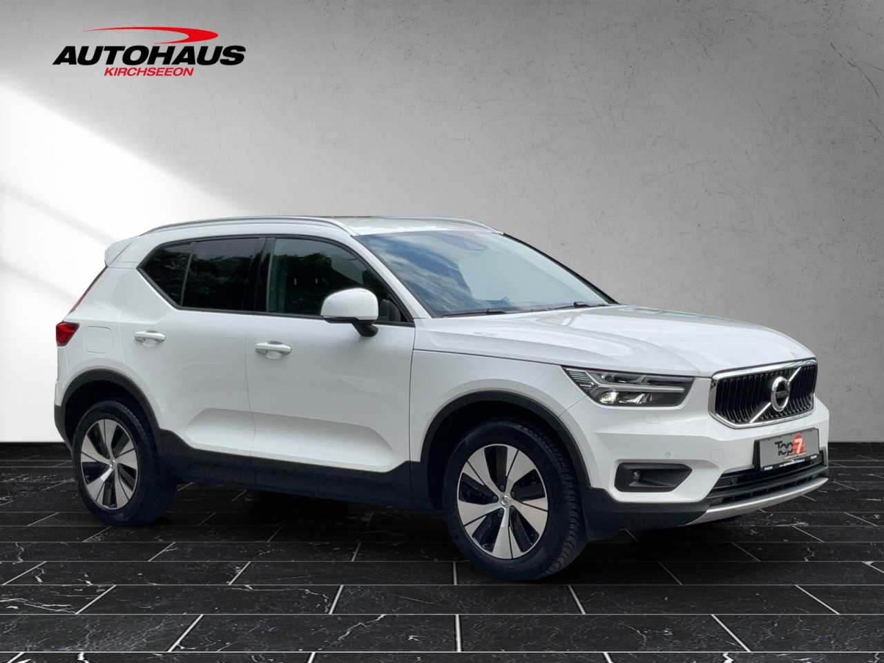 Volvo  XC40 T3 Momentum Pro 2WD Automatik Bluetooth Navi LED Klima Einparkhilfe el. Fen