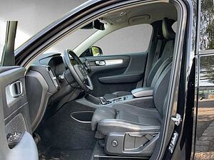 Volvo  XC40 D3 Momentum Pro 2WD Automatik Bluetooth Navi LED Klima Einparkhilfe el. Fen