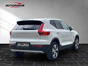 Volvo  XC40 T3 Momentum Pro 2WD Automatik Bluetooth Navi LED Klima Einparkhilfe el. Fen