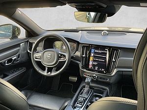 Volvo  V90 D4 R-Design 2WD Automatik Bluetooth Head Up Display Navi LED Vollleder Klima