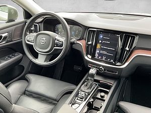 Volvo  V60 Cross Country D4 Pro AWD Geartronic Bluetooth Navi LED Vollleder Klima Einpa