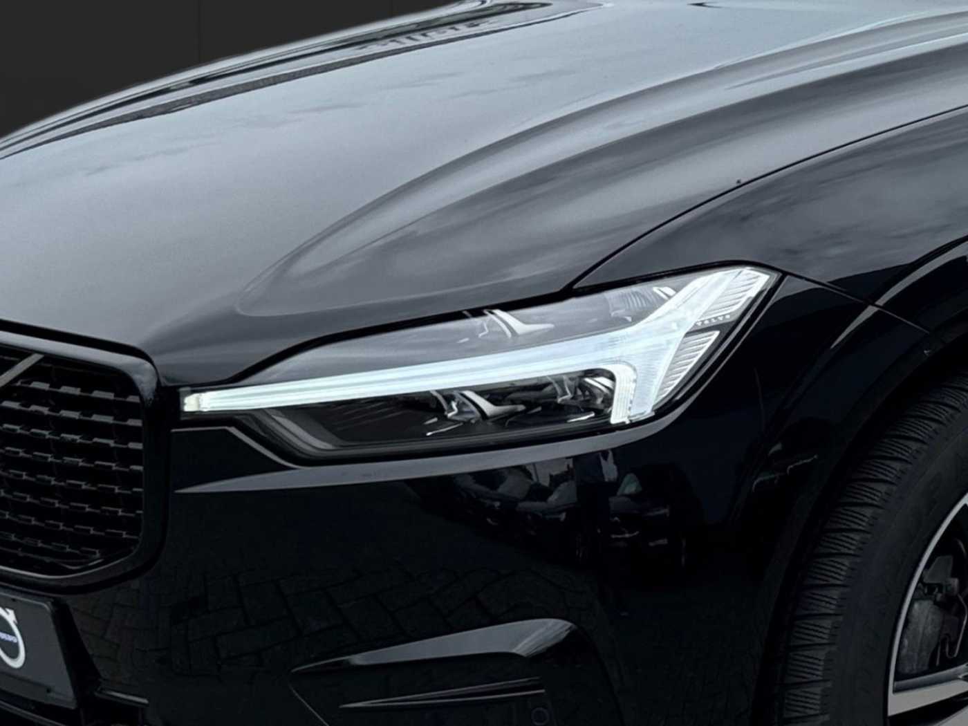 Volvo  B4 AWD R-Design IntelliSafe Pro Abstandstem