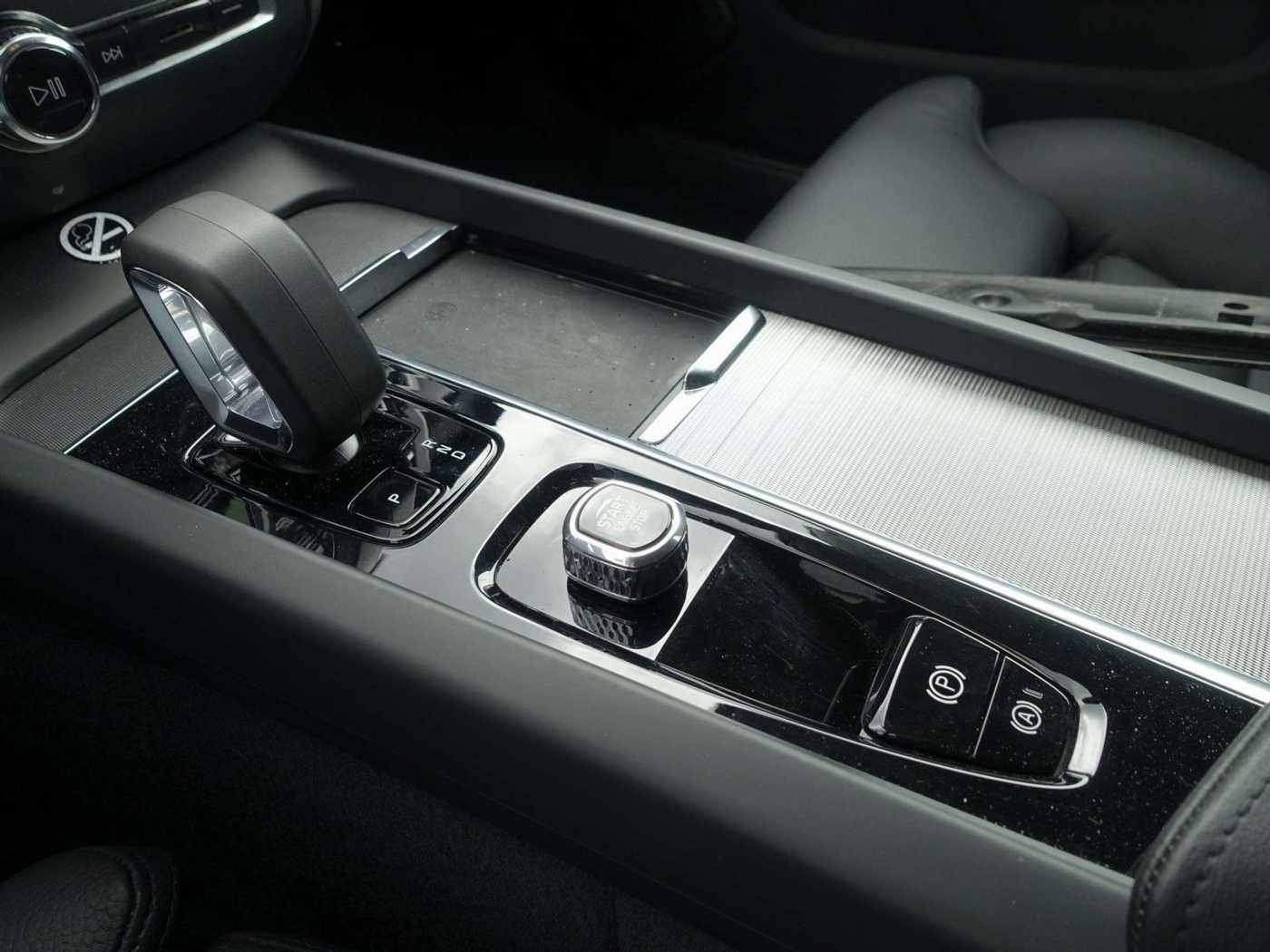 Volvo  Core, B4 Mild-Hybrid/Kamera/Memory/Carplay