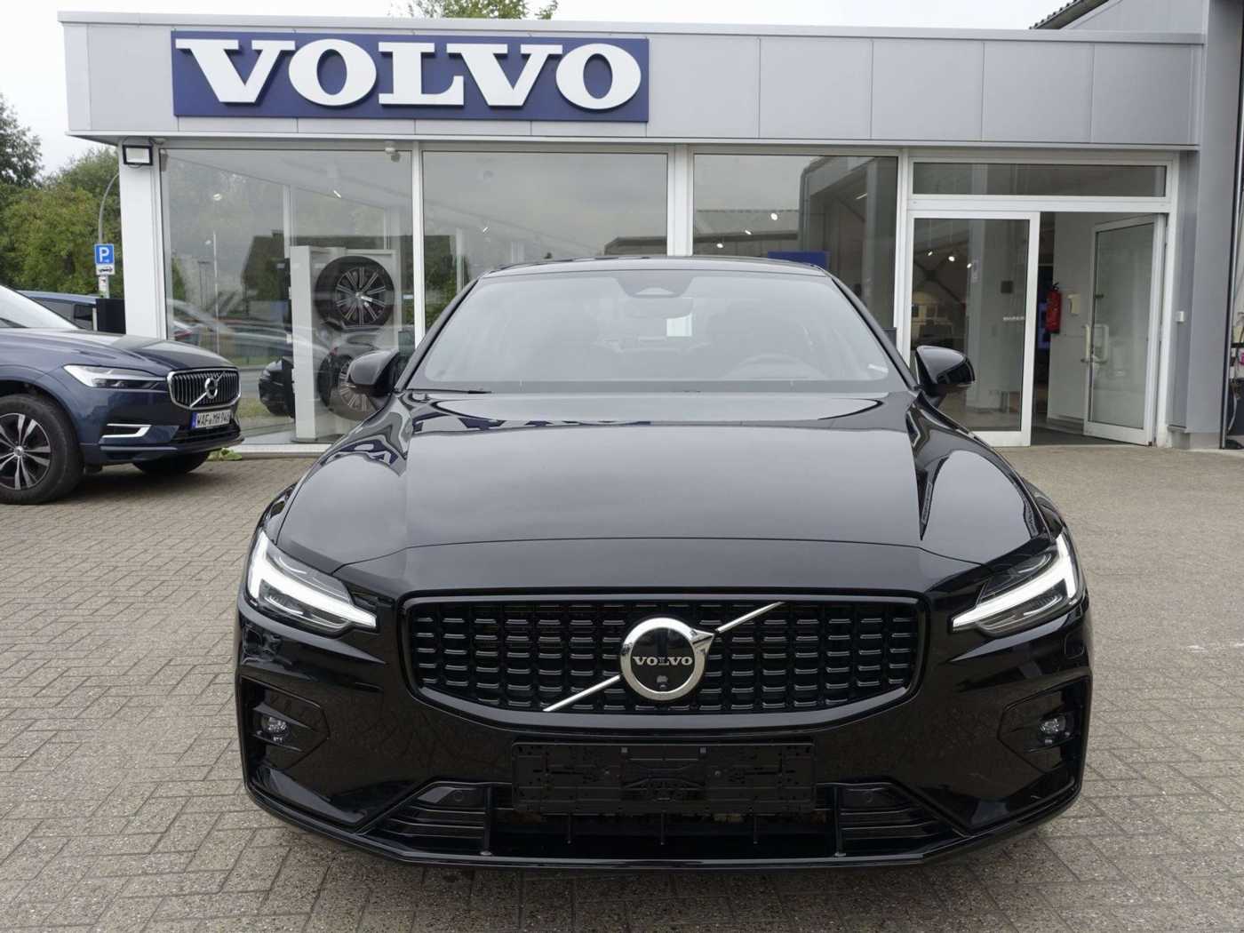 Volvo  Ultimate B5 AWD Dark/Pano/360°/BLIS/HeadUP