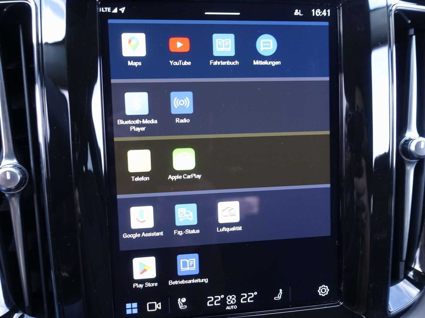 Volvo  B4 Core/Kamera/AHK/BLIS/Winterpaket/Carplay