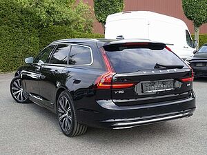 Volvo  Ultimate B4 Mild-Hybrid Bright/HeadUp /Pano.