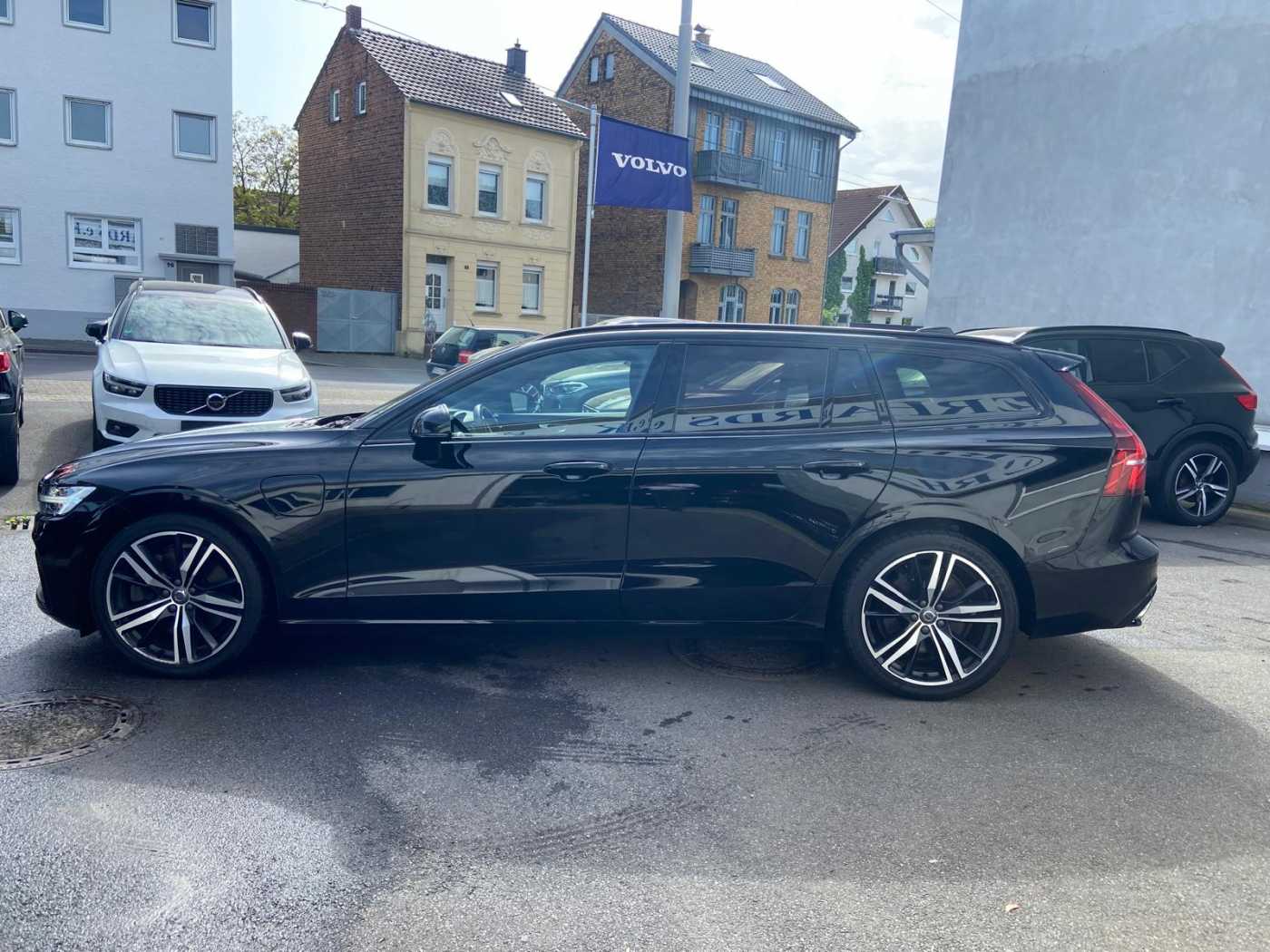 Volvo  V60 T6 TWIN ENGINE AWD Automatikgetriebe (186+65kW/253+87PS) R-Design