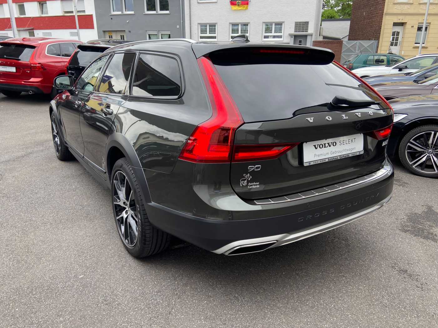 Volvo  D5 AWD CROSS COUNTRY PRO, LUFT, Standheiz. , Head-Up, 360°, Pano, AHK, B&W