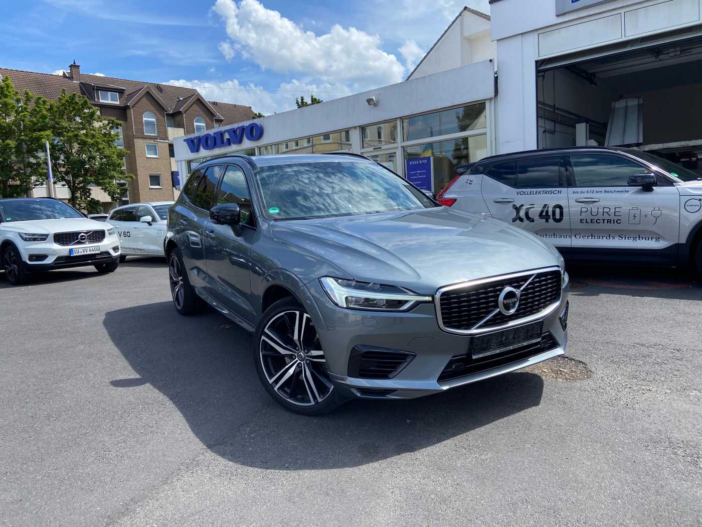 Volvo  T8 Plug-In Hybrid, AWD R-Design, Pano, 360°, B&W, Head-Up, 21', BLIS, ACC