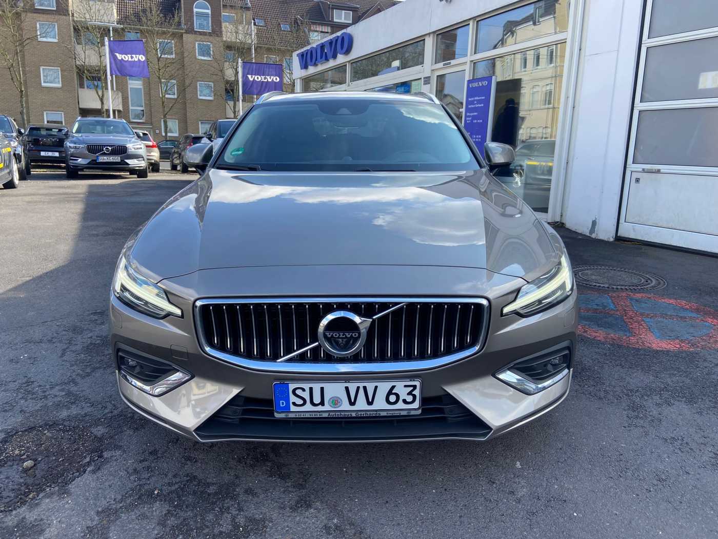 Volvo  T6 AWD Inscription, Pano, Standheiz. , Voll-LED, Head-Up, 360°, B&W