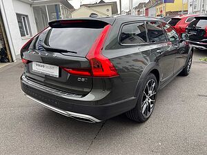 Volvo  D5 AWD CROSS COUNTRY PRO, LUFT, Standheiz. , Head-Up, 360°, Pano, AHK, B&W