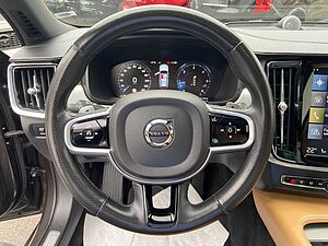 Volvo  D5 AWD CROSS COUNTRY PRO, LUFT, Standheiz. , Head-Up, 360°, Pano, AHK, B&W