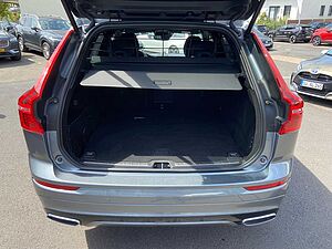 Volvo  T8 Plug-In Hybrid, AWD R-Design, Pano, 360°, B&W, Head-Up, 21', BLIS, ACC