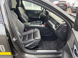 Volvo  T4 R-Design, BLIS, ACC, 360°, H&K