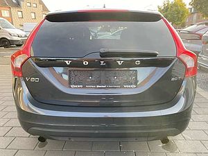 Volvo  Aut. 2.0 Momentum Xenon Schiebedach AHK