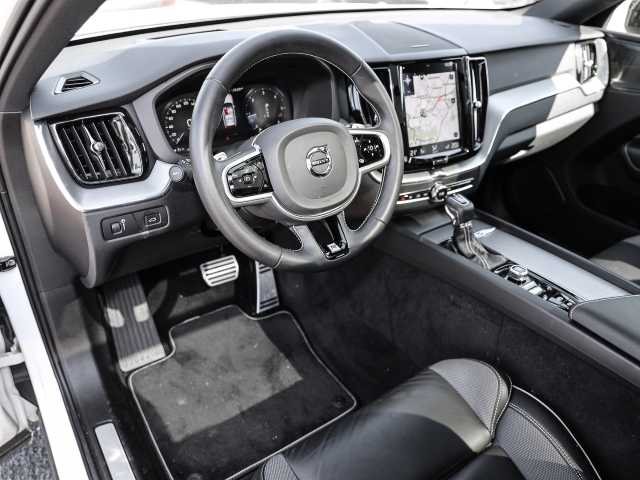 Volvo  R Design 2WD D4 EU6d-T HUD Navi digitales Cockpit Memory Sitze Soundsystem Harma