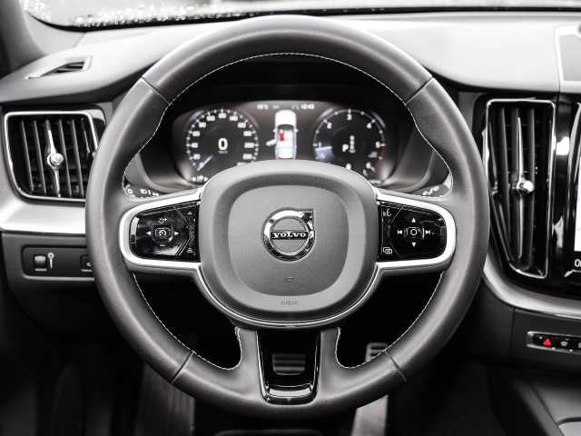 Volvo  R Design AWD B5 Diesel EU6d Allrad StandHZG Navi digitales Cockpit Memory Sitze