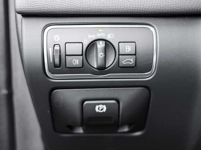 Volvo  D4 FWD Aut. Summum Xenon Navi PGD Alarm Key Dyn. Kurvenlicht e-Sitze ACC Panoram