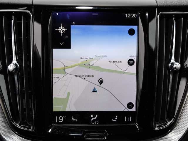 Volvo  R Design 2WD D4 EU6d-T Navi digitales Cockpit Memory Sitze Soundsystem HarmanKar