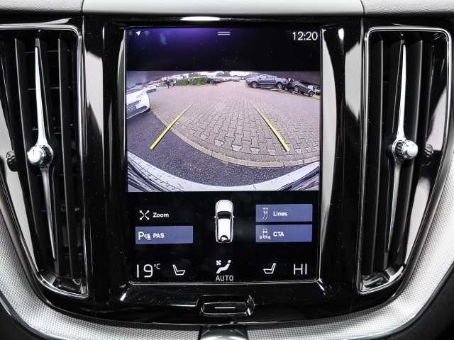 Volvo  R Design 2WD D4 EU6d-T Navi digitales Cockpit Memory Sitze Soundsystem HarmanKar