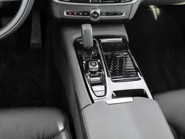 Volvo  Kombi R Design Expression Recharge Plug-In Hybrid AWD T6 Twin Engine EU6d Leder