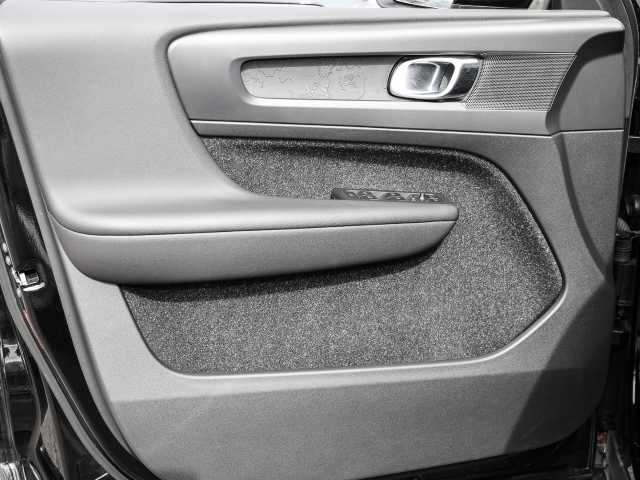 Volvo  Basis 2WD T3 EU6d-T Navi digitales Cockpit Soundsystem LED Scheinwerferreg. Appl