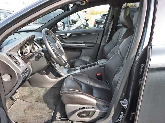 Volvo  Summum 2WD D4 DPF El. Panodach Panorama Navi Leder digitales Cockpit Memory Sitz