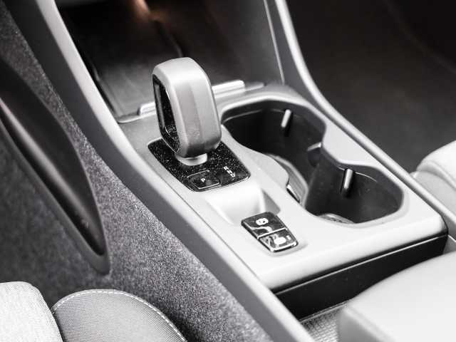 Volvo  Core Recharge Plug-In Hybrid 2WD T5 Twin Engine EU6d StandHZG digitales Cockpit