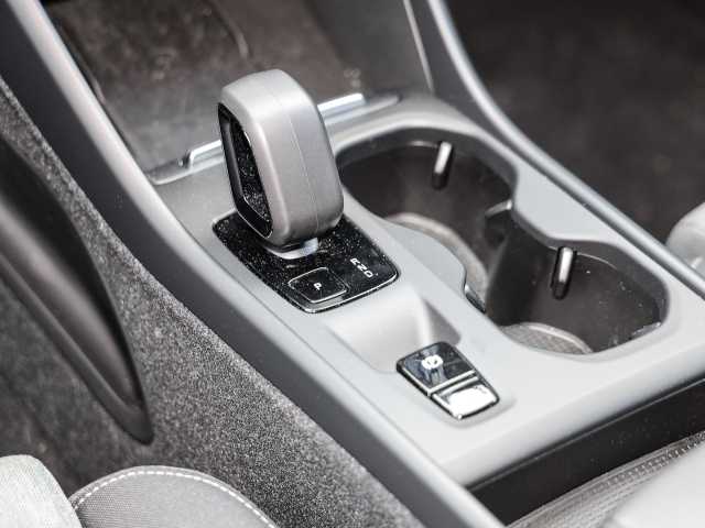 Volvo  Core Recharge Plug-In Hybrid 2WD T4 Twin Engine EU6d StandHZG digitales Cockpit