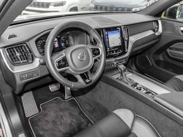 Volvo  R Design 2WD D4 EU6d-T Navi digitales Cockpit Memory Sitze Soundsystem HarmanKar