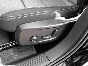 Volvo  Plus Dark 2WD B3 EU6d Navi digitales Cockpit Memory Sitze Soundsystem HarmanKard