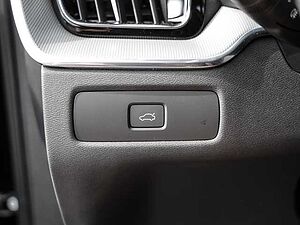 Volvo  Core 2WD B4 Benzin EU6d digitales Cockpit Memory Sitze Soundsystem LED Scheinwer