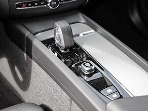 Volvo  Core 2WD B4 Benzin EU6d digitales Cockpit Memory Sitze Soundsystem LED Scheinwer