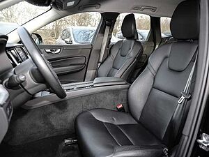 Volvo  Momentum Pro AWD B4 Diesel EU6d Allrad StandHZG Navi Leder digitales Cockpit