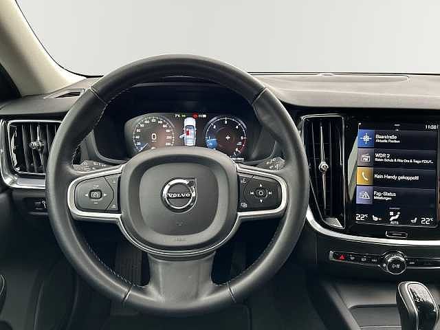Volvo  D3 Momentum 17'' Navi LED SHZ CD Apple CarPlay El. Heckklappe Klimaautom Android