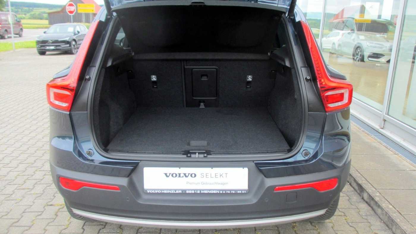 Volvo  T2 Momentum Pro Schalt +ACC+BLIS+KAM+LHZ+